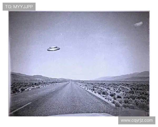 菲利克斯女友自称飞机上拍到UFO 速度快到令人难以置信