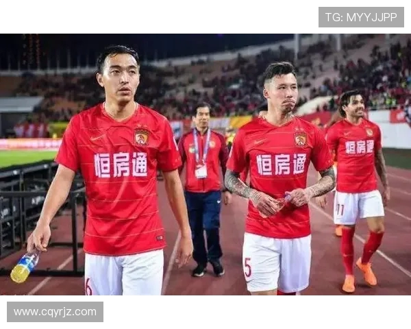 卡纳瓦罗现身意甲赛场与老友重聚 暂不考虑与足协洽谈合作